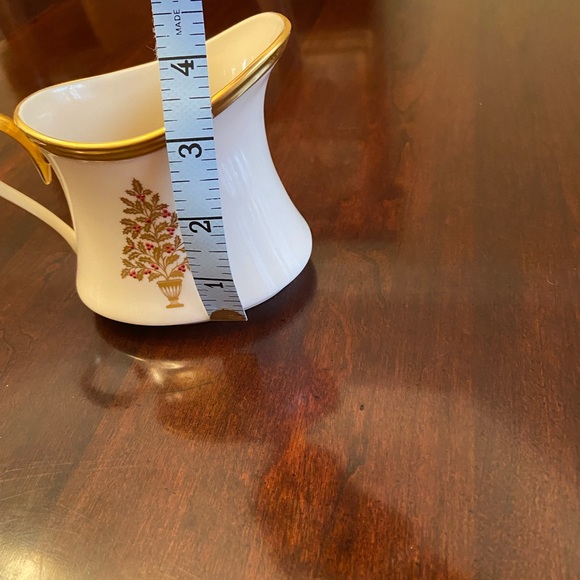 Lenox Creamer - Picture 5 of 6
